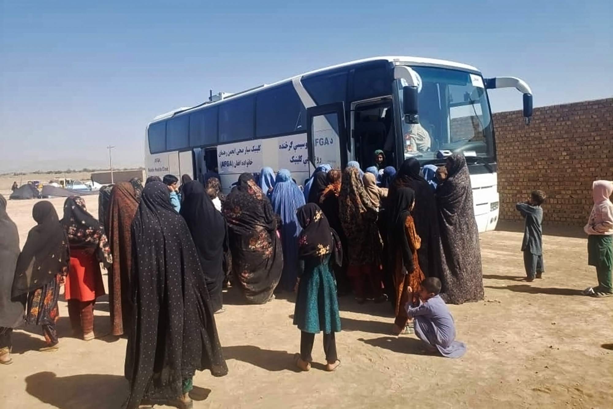 アフガニスタン地震　被災女性と母子支援開始