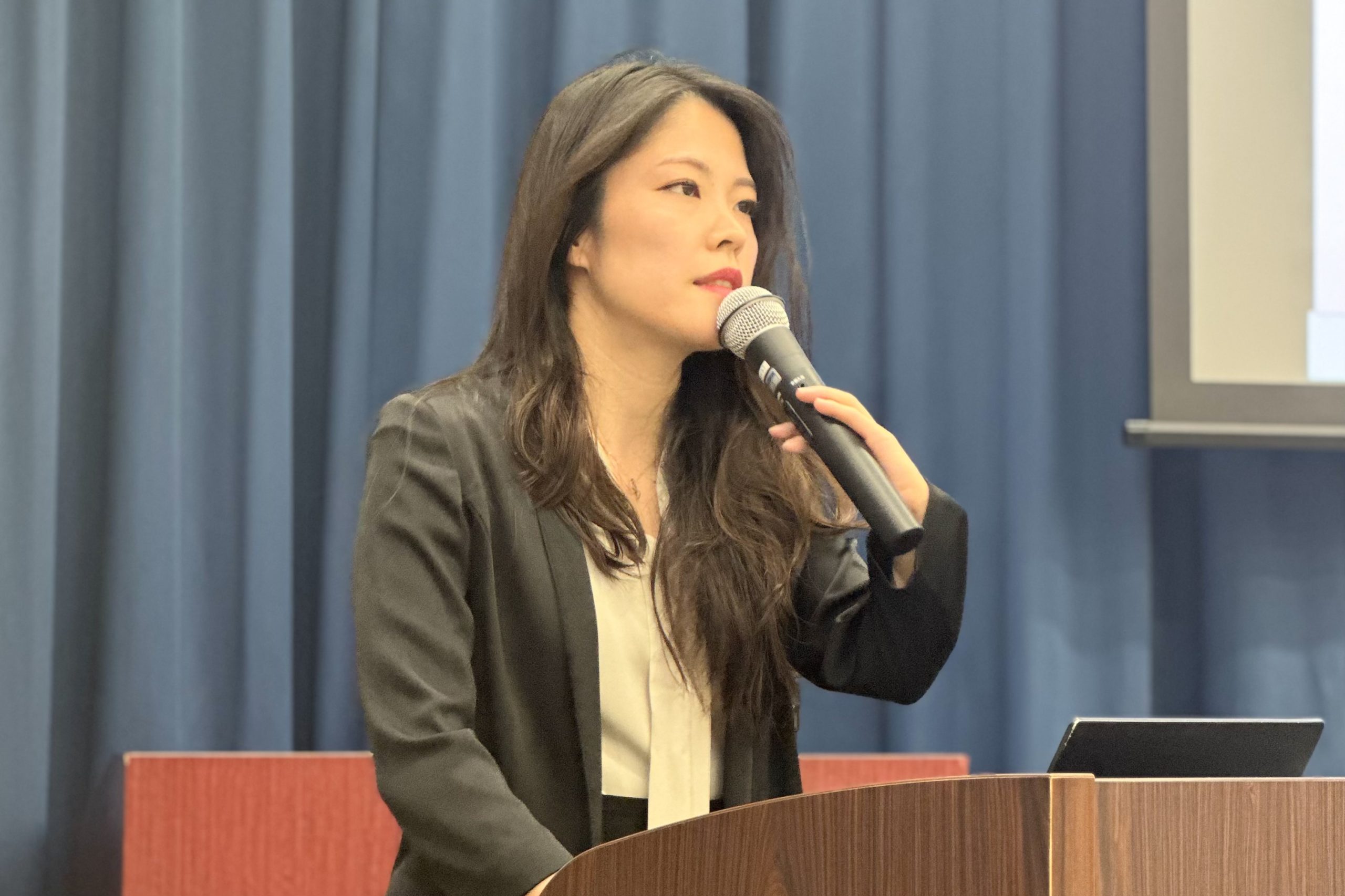 上智大学で国連 健康の権利特別報告者のトラレン・モフォケン医師の基調講演にて、日本の性教育の遅れやプレコンセプションケアの課題を訴える＃なんでないのプロジェクトの福田和子さん