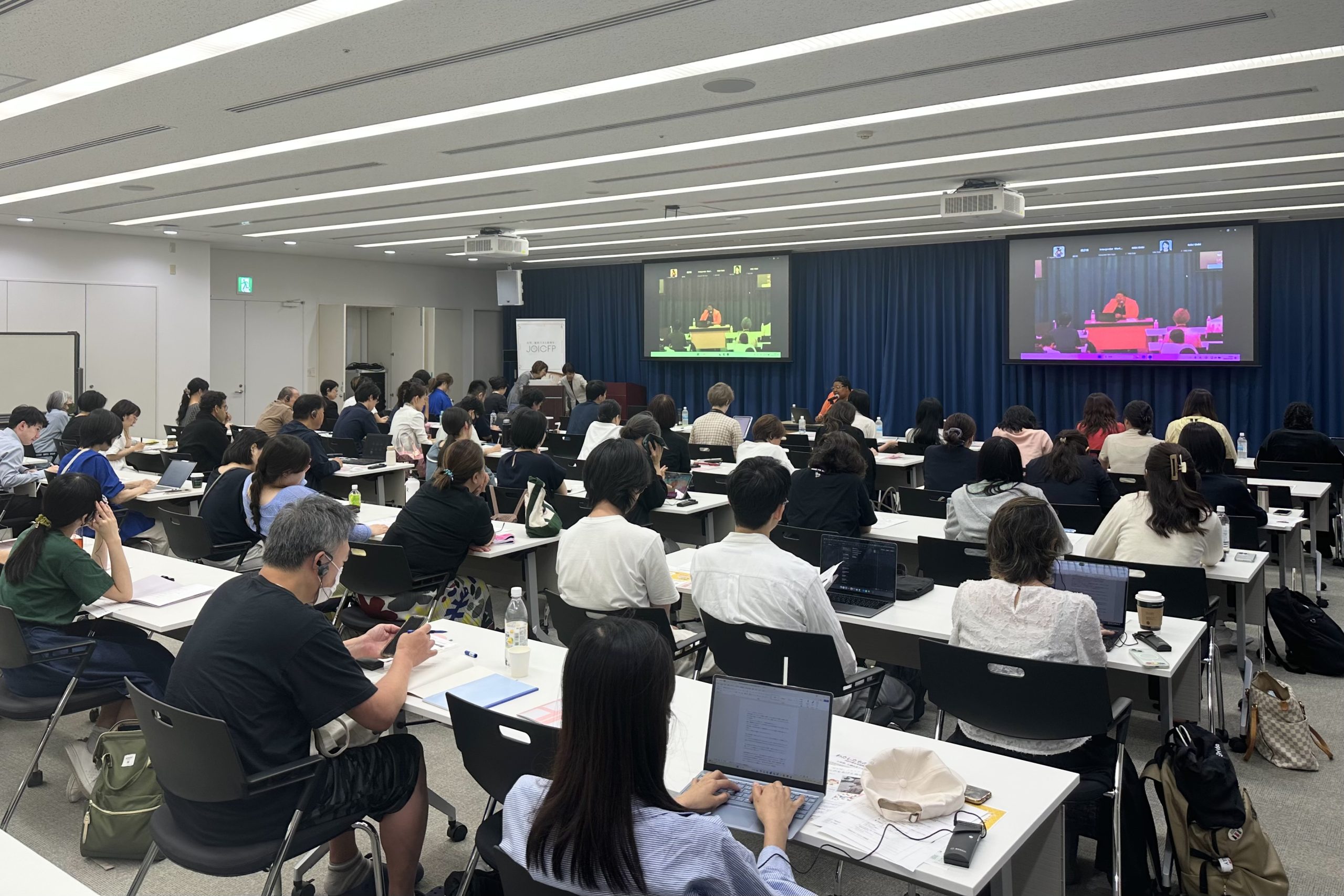 国連 健康の権利特別報告者のトラレン・モフォケン医師の基調講演を上智大学で聴く100名あまりの聴衆
